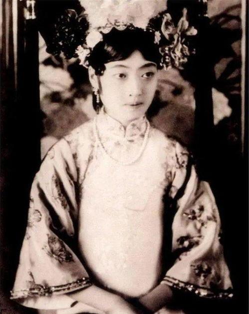 婉容皇后照片图片,风华绝代的宫廷佳人