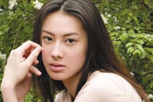 娱乐圈教主夫人,娱乐圈教主夫人的华丽蜕变之路